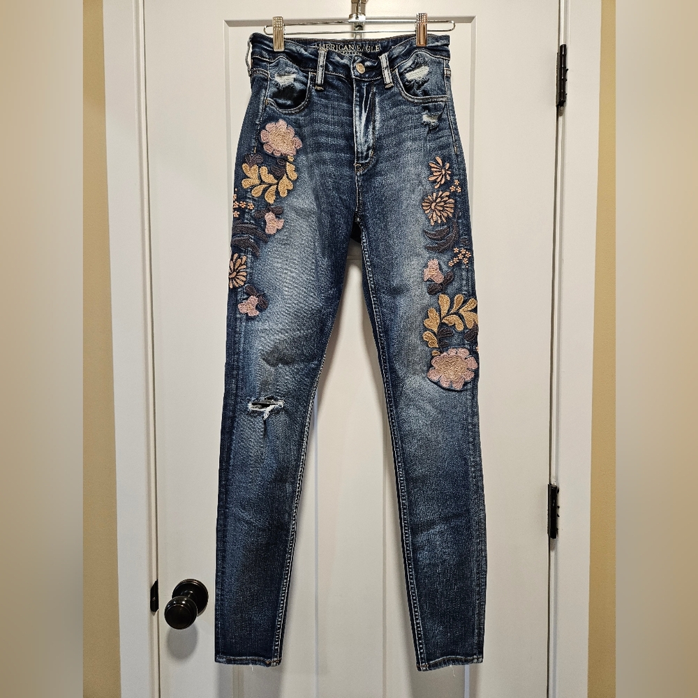 Embroidered American Eagle Floral Jeans Size 4 Long